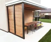 Vorschaubild des Artikels : Eine Terrasse im Schutz vor den Nachbarn für Alexandra und ihre Familie