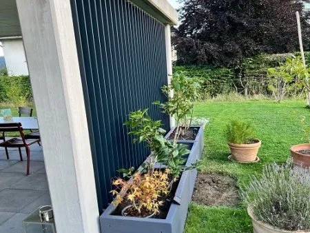 Ein SUNDIY Aluminium-Sichtschutz