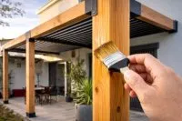 Vorschaubild des Artikels : Wie pflegt man Holz richtig?